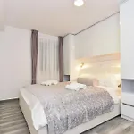 Seaside Family Friendly House With A Swimming Pool - 24816 * ויר
