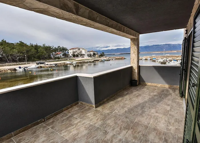 Seaside Family Friendly House With A Swimming Pool - 24816 بيت للعطل *