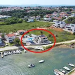 Seaside Family Friendly House With A Swimming Pool - 24816