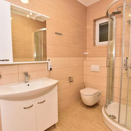 Seaside Family Friendly House With A Swimming Pool - 24816 Дом отдыха *