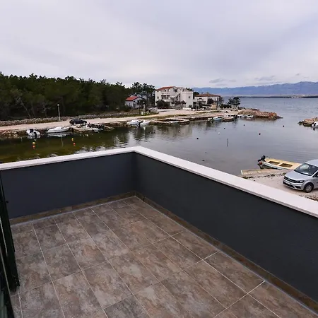 Seaside Family Friendly House With A Swimming Pool - 24816