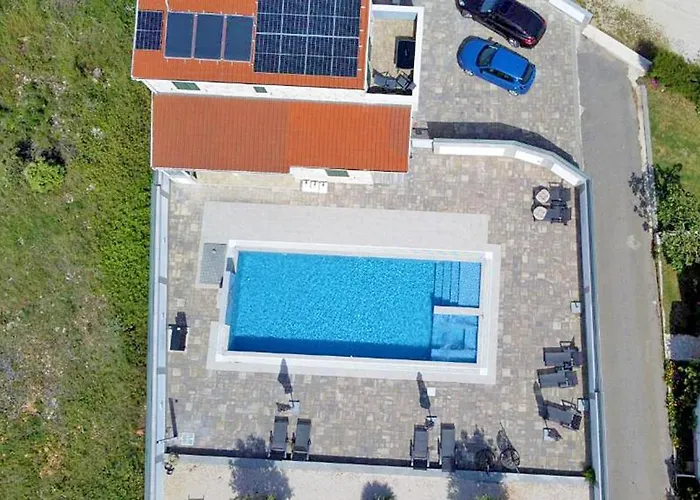 Seaside Family Friendly House With A Swimming Pool - 24816 Vir