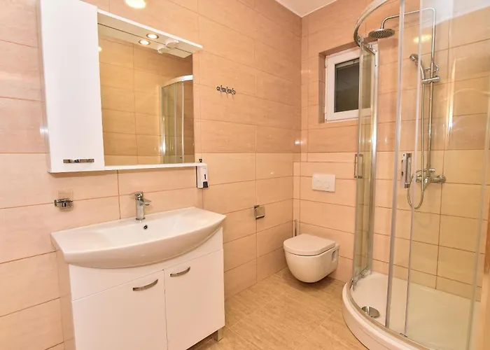 Seaside Family Friendly House With A Swimming Pool - 24816 Σπίτι διακοπών *