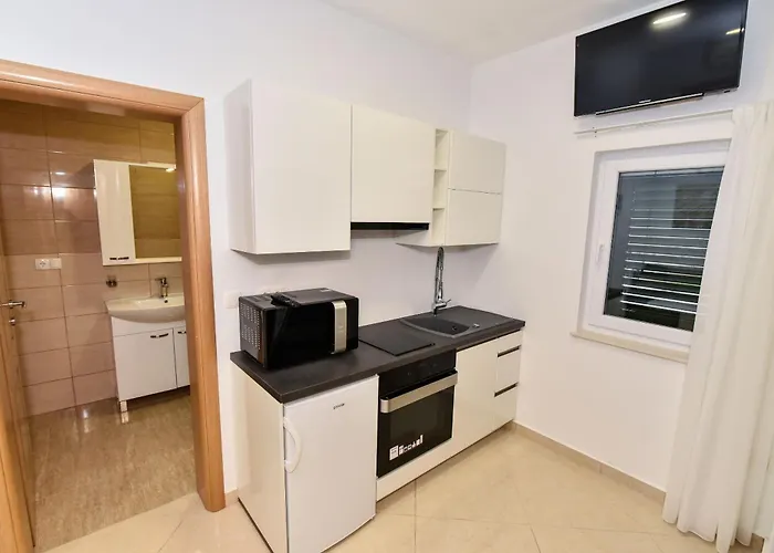 Seaside Family Friendly House With A Swimming Pool - 24816 Σπίτι διακοπών Vir