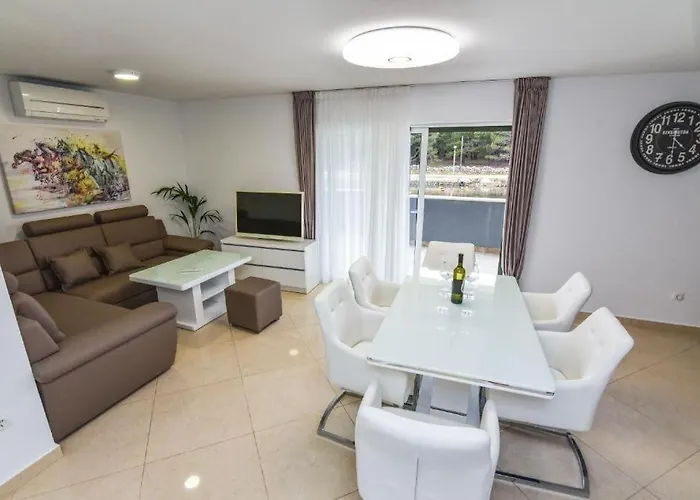 Σπίτι διακοπών Seaside Family Friendly House With A Swimming Pool - 24816 Vir